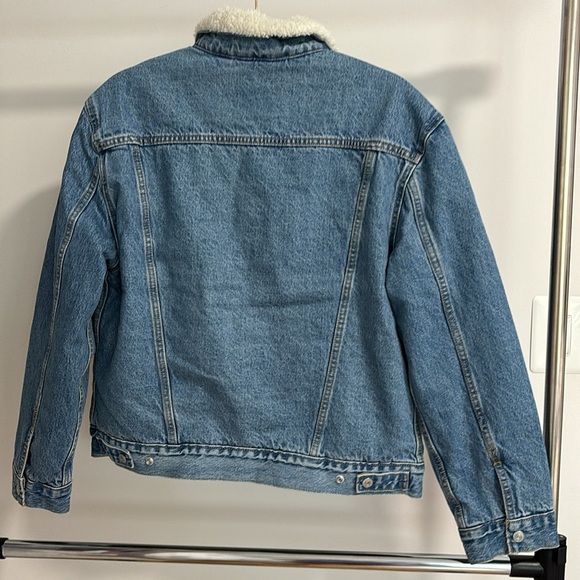 New Levi’s Sherpa Trucker Jacket - Picture 2 of 8